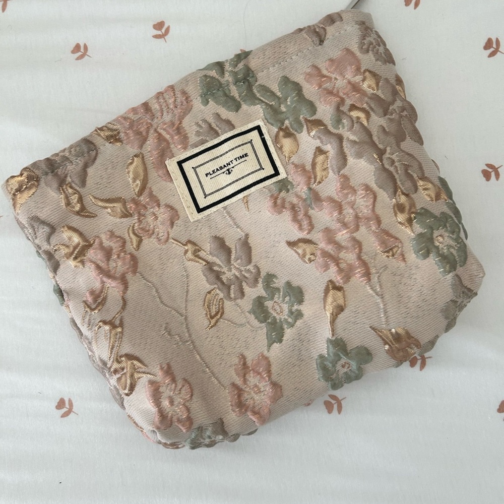 Makeup or accessories bag